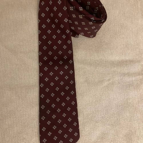 Tie like new, white and red