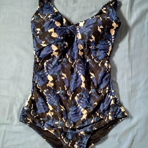 One-piece swimsuit XL like new, multicolor