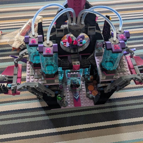 LEGO DC Super Hero Girls 41239 Eclipso Dark Palace set