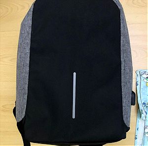 Τσάντα πλάτης Laptop με USB