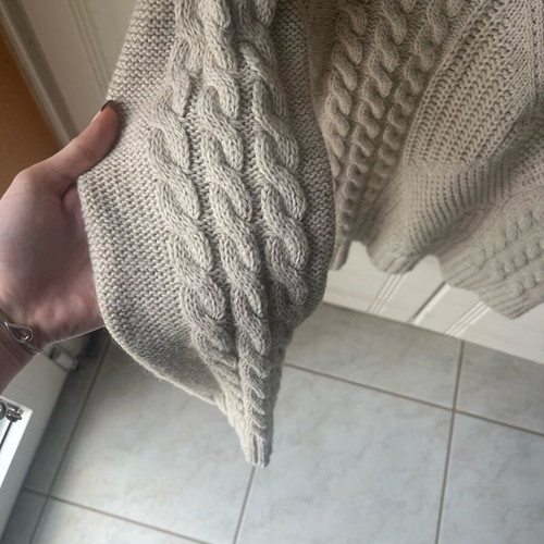 Bundle of 2 knitted women's sweaters beige/grey and dusty pink like new, size S
