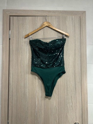 Zara green bodysuit with sequins like new, size M