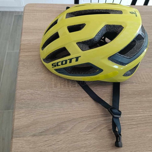 Scott ARX road bike helmet like new, yellow, medium size