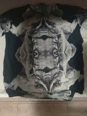 Abercrombie & Fitch T-shirt used, size M, black and gray