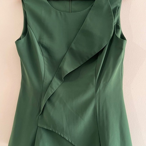 Sleeveless blouse like new, cypress color, size M