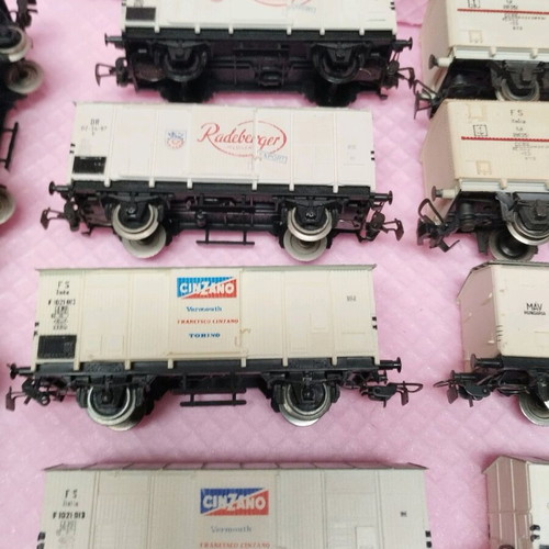 Piko HO Scale Commercial Wagons Set of 8 like new