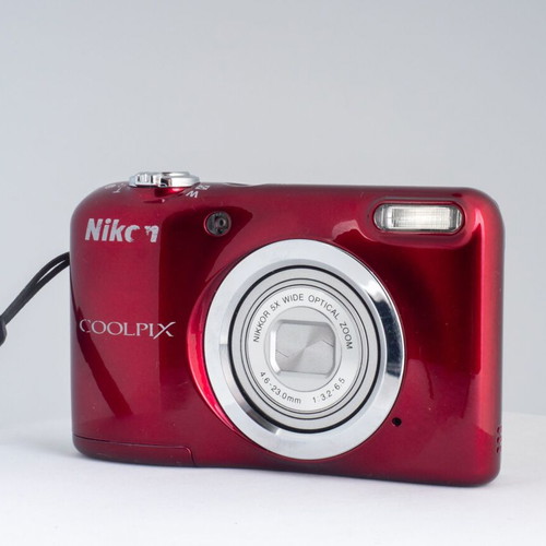 Nikon Coolpix A10 digital camera used with 32GB SD card