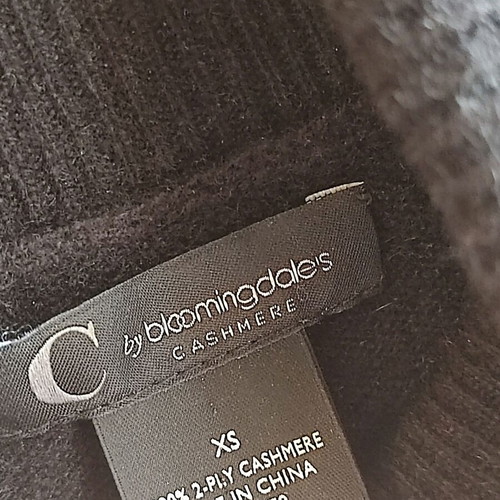 Bloomingdale's black cashmere 2 ply sweater XS/S like new