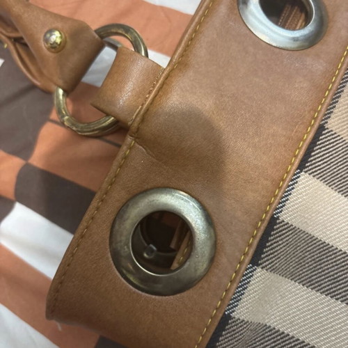 Vintage shoulder bag with Burberry design