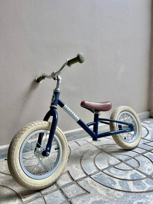 Veloretti balance bike used, navy blue