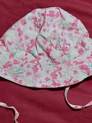 H&M hat like new, white multicolor, size EUR 86