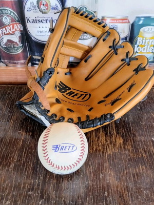 Brett baseball glove used with ball