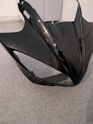 Μούτρο Yamaha Fazer 600 S2 μεταχειρισμένο με μικρές γρατσουνιές και μικρό ράγισμα