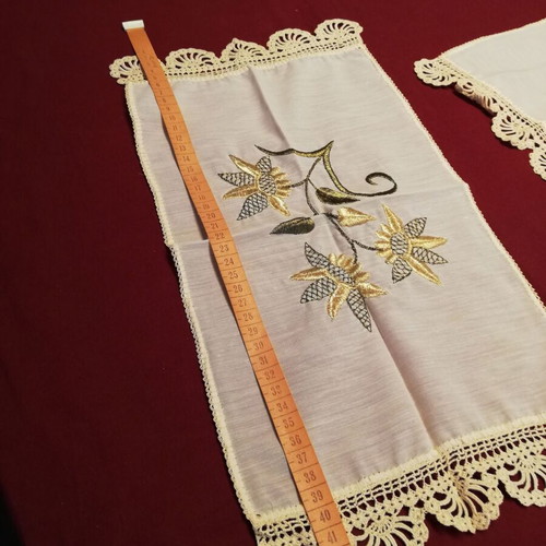 Handmade silk embroidery set of 3 pieces like new
