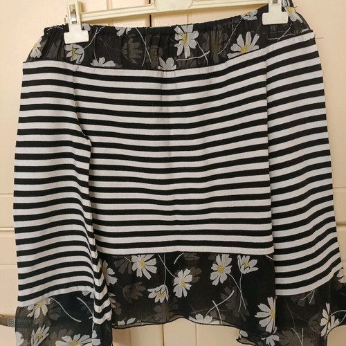 Denny Rose women's blouse like new, size M, black and white with flowers