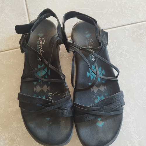 Skechers athletic sandals used with velcro and memory foam insole, size 39, black