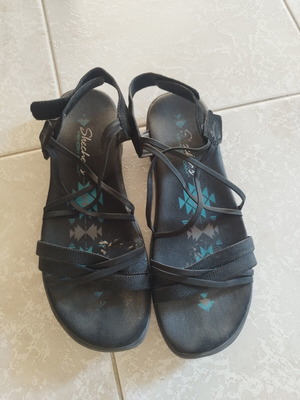 Skechers athletic sandals used with velcro and memory foam insole, size 39, black
