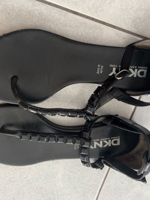 Πέδιλα DKNY μεταχειρισμένα, δερμάτινα, μέγεθος 38, μαύρα