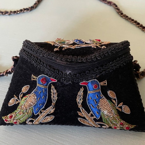 Boho Zara shoulder bag like new with velvet and embossed embroidery