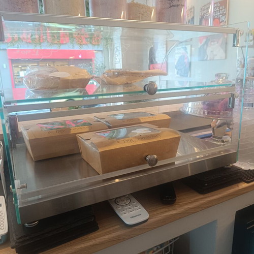 Neutral Display Case like new, 45 liters, glass