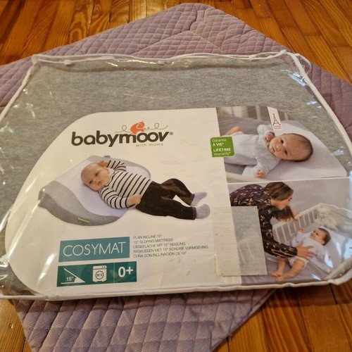 Cosymat Babymoov memory foam incline pillow like new