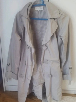 Beige trench coat, size L / 40 / 12