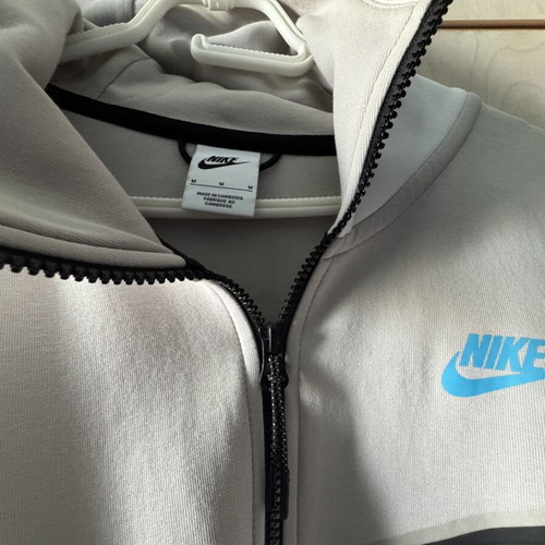 Nike Tech Fleece jacket medium size like new, turquoise details