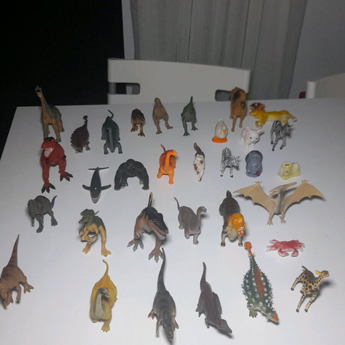 Rubber dinosaurs and animals used, set of 31 pieces