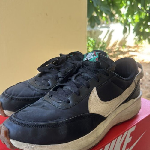 Nike athletic shoes size 45 used, black, very comfortable