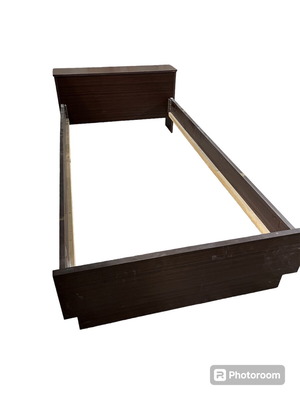 Κρεβάτι μεταχειρισμένο με αποθηκευτικό χώρο στο προσκέφαλο