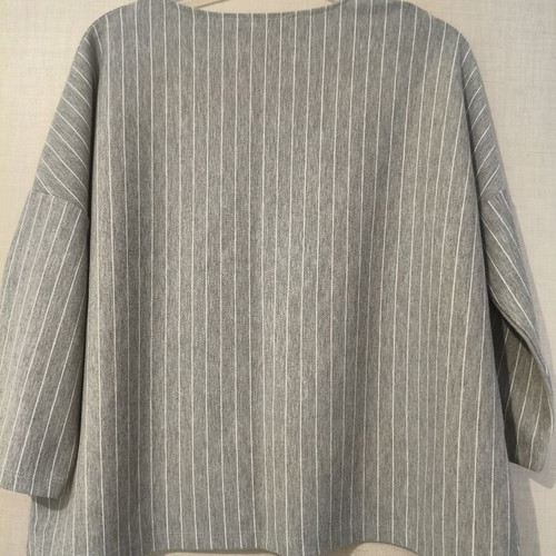 Stradivarius gray striped blouse with pearl details used, size M