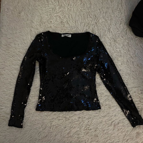 Long-sleeve black sequin blouse like new