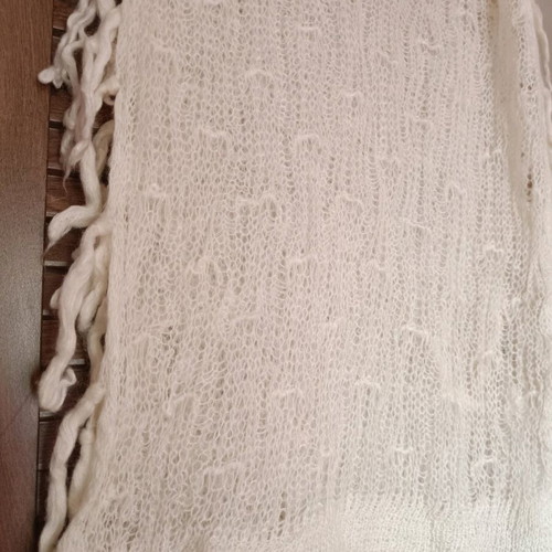 Mohair wool scarf like new, beige with fringes