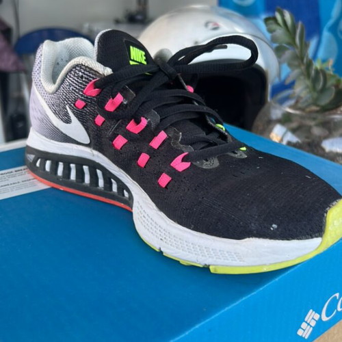 Nike Air Zoom Structure 19 running shoes like new, size 40.5