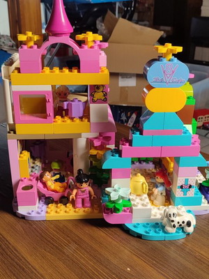 Lego Duplo Flo's Café large construction used, 150+ pieces