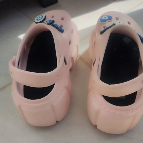 Women's slippers lightly used, size 39