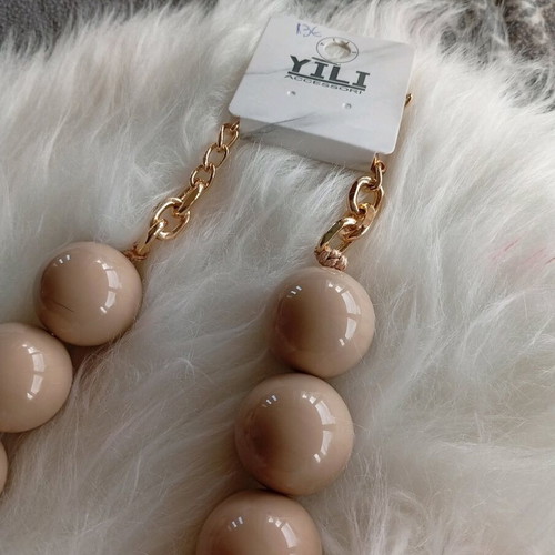 Necklace with round stones new beige unused
