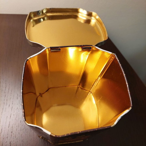 Metal vintage collectible box used, Made in Great Britain 1980s