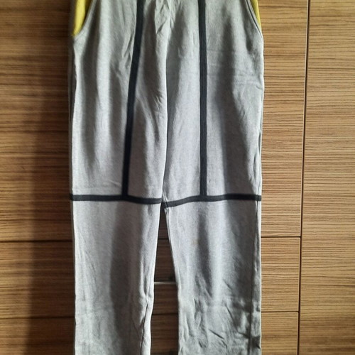 Sweatpants medium used, gray and yellow
