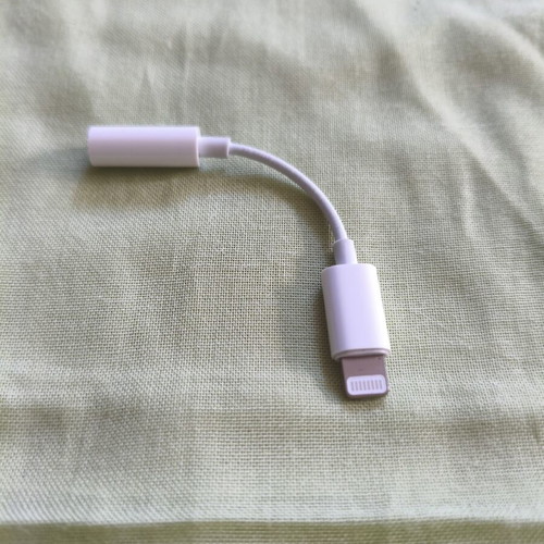 Iphone adapter to 3.5 mm headphone jack