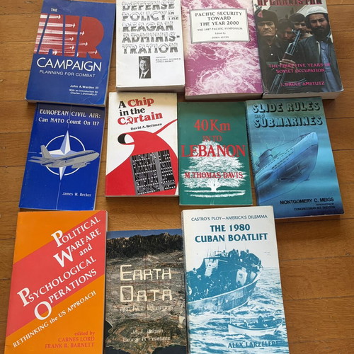 Military history and international politics book set, 28 volumes