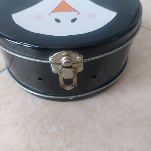 Tiger metal storage box with penguin design like new
