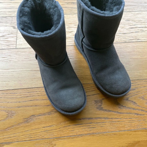 UGG Classic Short leather boots 36 gray like new