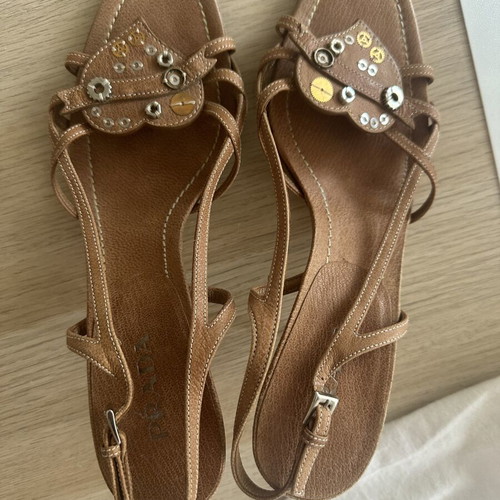 Prada vintage πέδιλα με καρδιά και χάντρες μέγεθος 40 μπεζ σαν καινούργιο