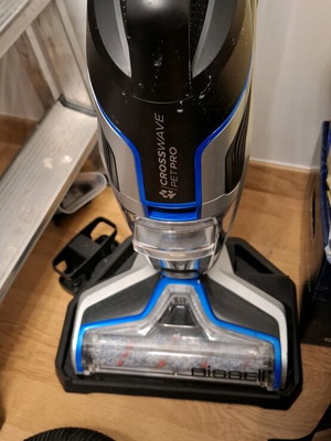 Bissell Pet Pro like new, 2-in-1 vacuum and mop for pets