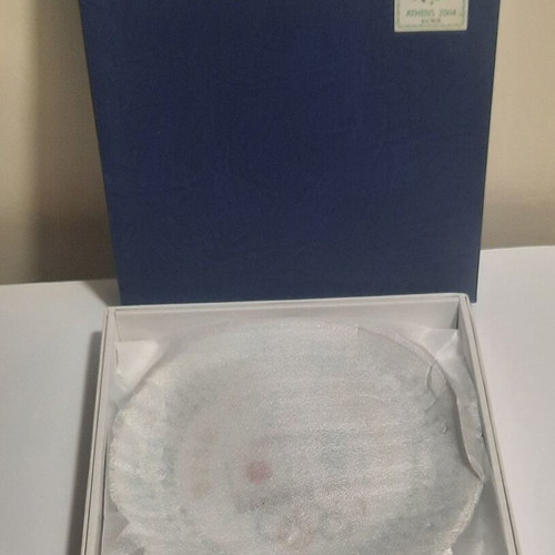 Commemorative porcelain plate of Japanese swimming team 2004 new