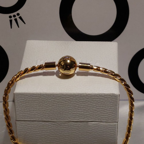 Pandora bracelet new, gold color, sizes 17 and 18 cm