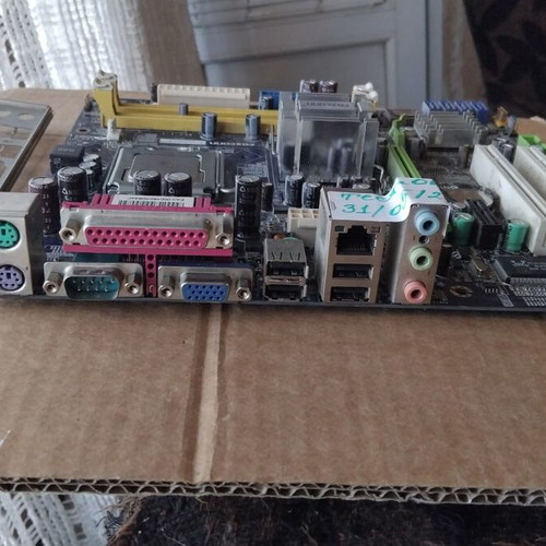 Foxconn 945G7MC-KS2HV motherboard used with Intel Core2Duo E4500 CPU and fan