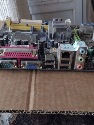 Foxconn 945G7MC-KS2HV motherboard used with Intel Core2Duo E4500 CPU and fan
