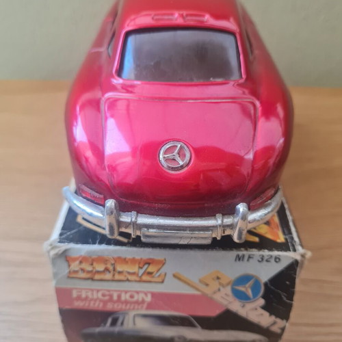 Mercedes SL tin model 1:18 with box, like new